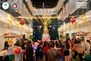 A SEASON OF CHRISTMAS WONDERS